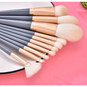 Kit 10 Pincéis Profissionais para Maquiagem – Esfumar, Contornar e Detalhar